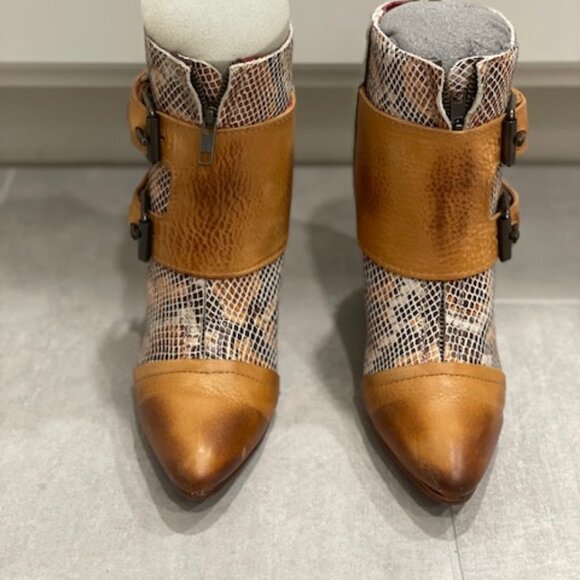 **SOLD** Freebird by Steven Tan Multi Snake Joey (original release) - Picture 4 of 5